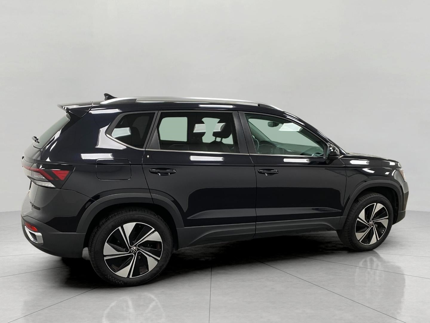 2025 Volkswagen Taos SE 4MOTION