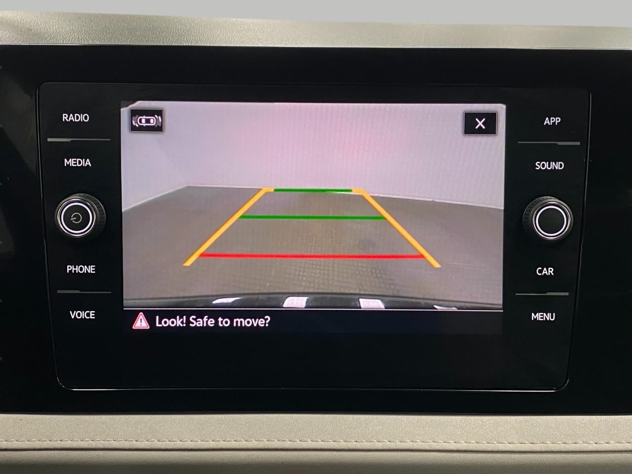 2025 Volkswagen Taos SE 4MOTION