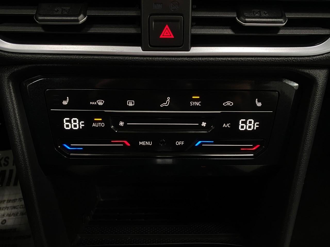 2025 Volkswagen Taos SE 4MOTION