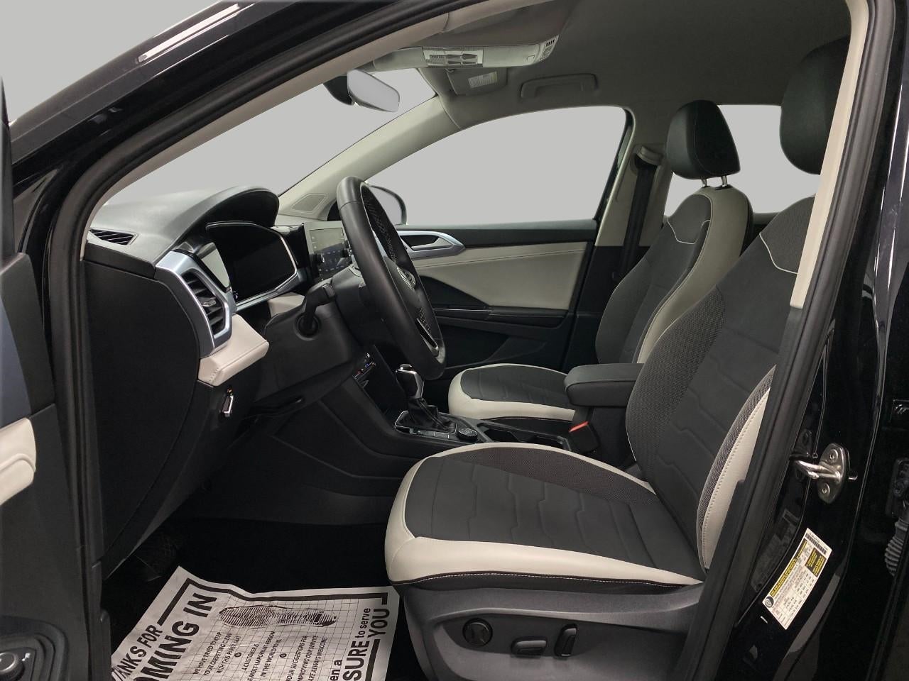 2025 Volkswagen Taos SE 4MOTION