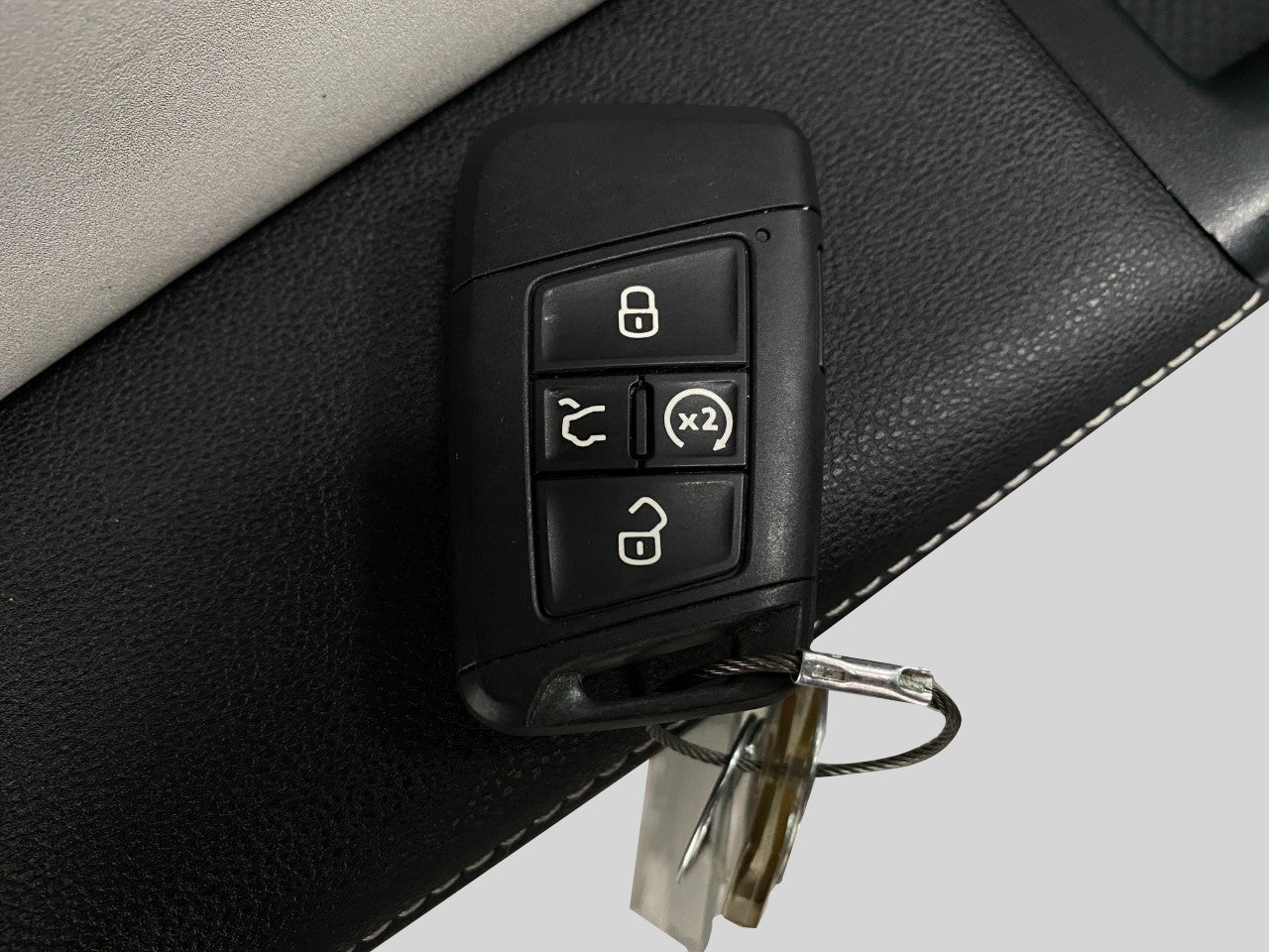 2025 Volkswagen Taos SE 4MOTION