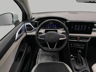 2025 Volkswagen Taos SE 4MOTION