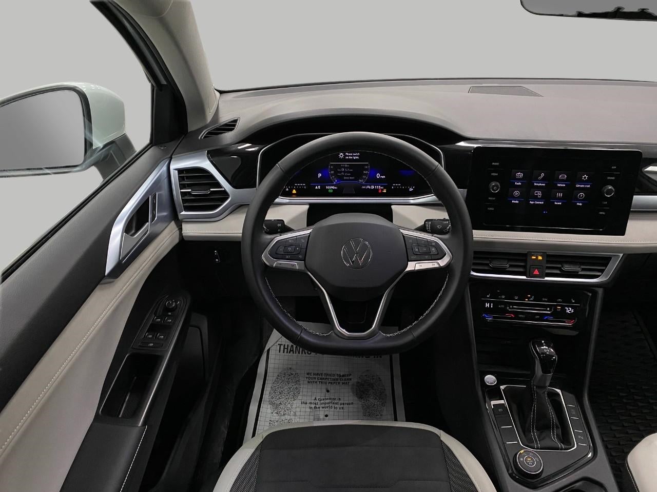 2025 Volkswagen Taos SE 4MOTION