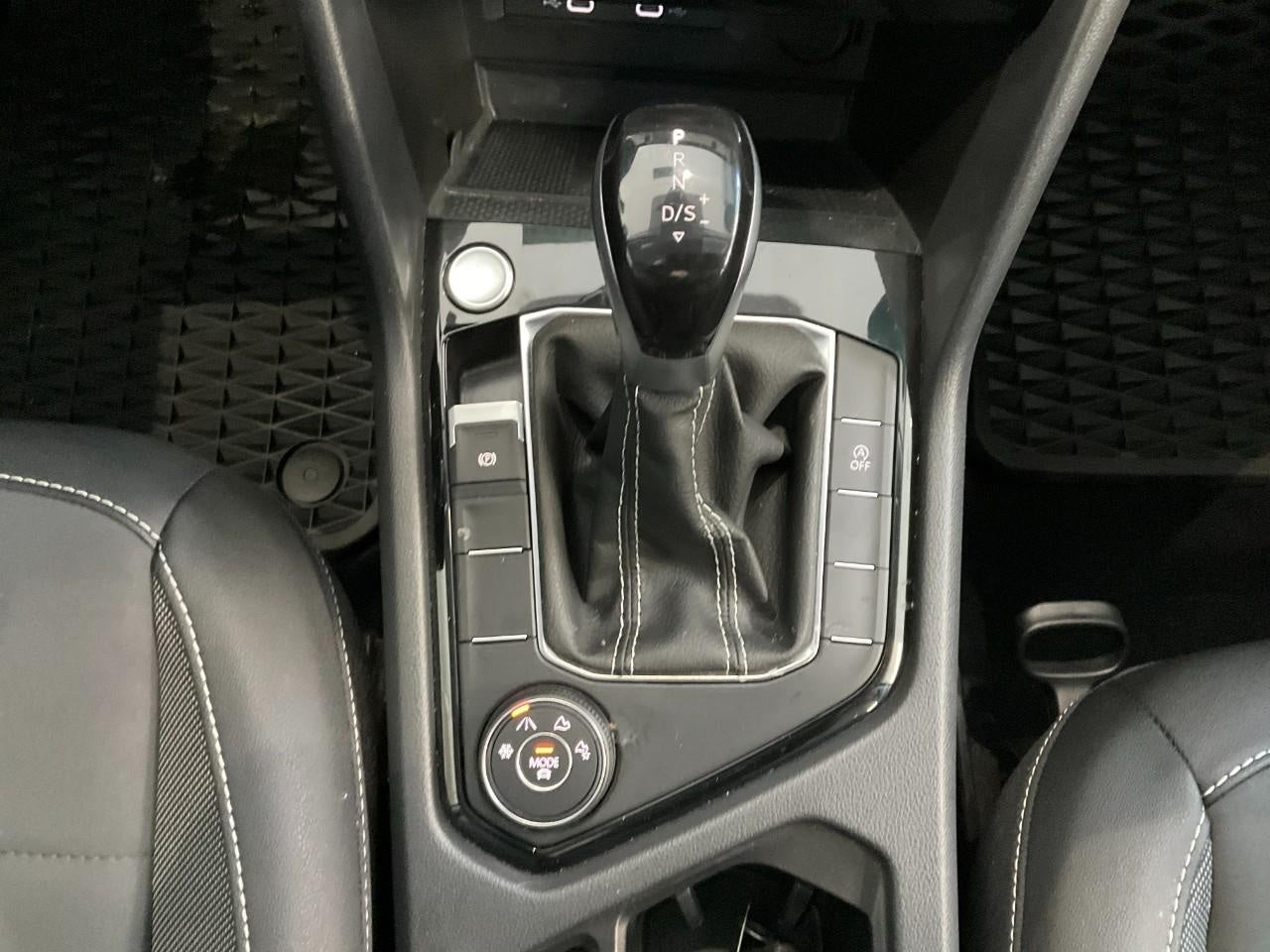 2024 Volkswagen Taos SE 4MOTION