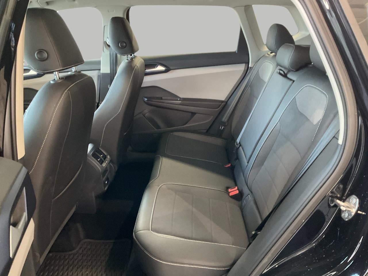 2024 Volkswagen Taos SE 4MOTION