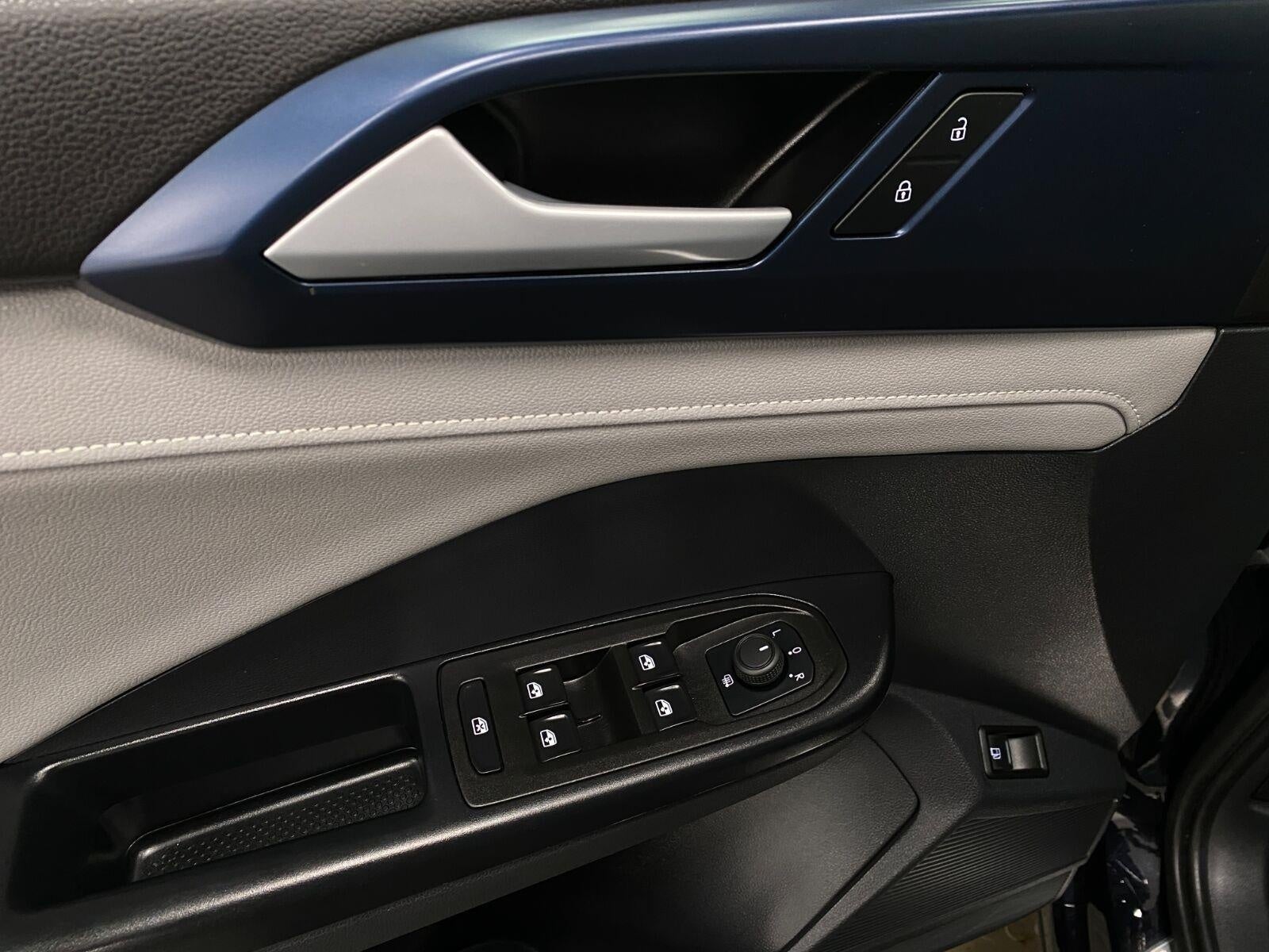 2024 Volkswagen Taos SE 4MOTION