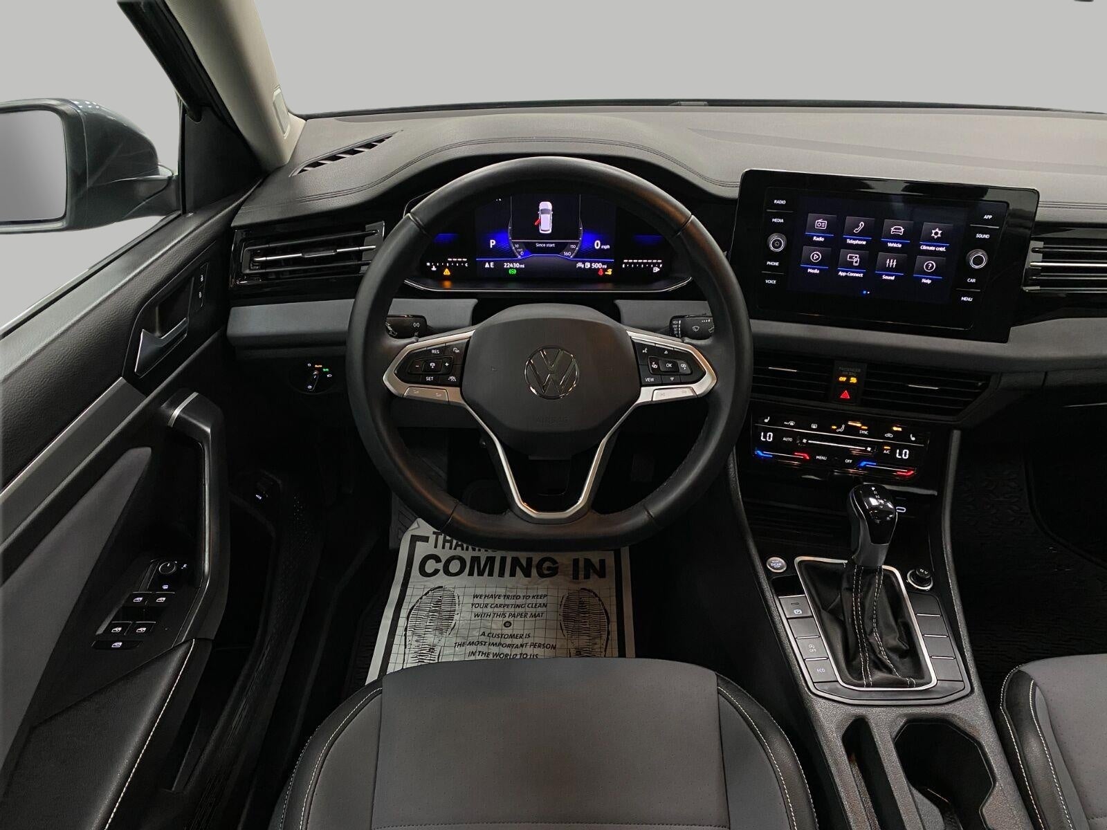 2025 Volkswagen Jetta SE Auto