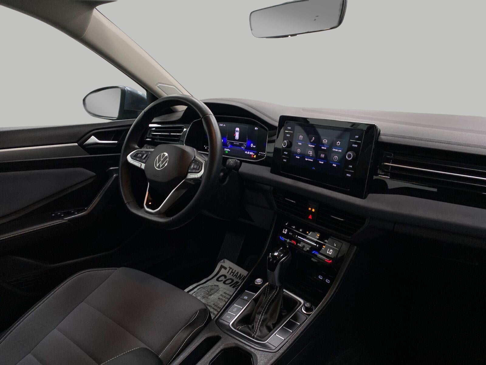 2025 Volkswagen Jetta SE Auto