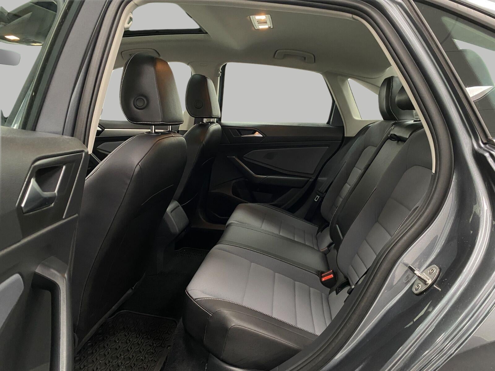 2025 Volkswagen Jetta SE Auto