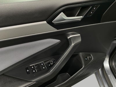 2025 Volkswagen Jetta SE Auto