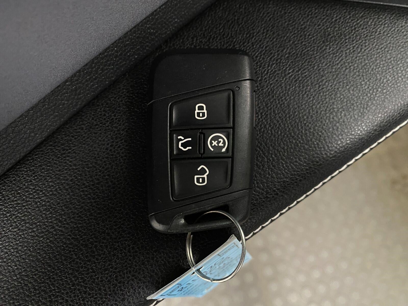 2025 Volkswagen Jetta SE Auto