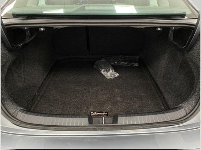2025 Volkswagen Jetta SE Auto