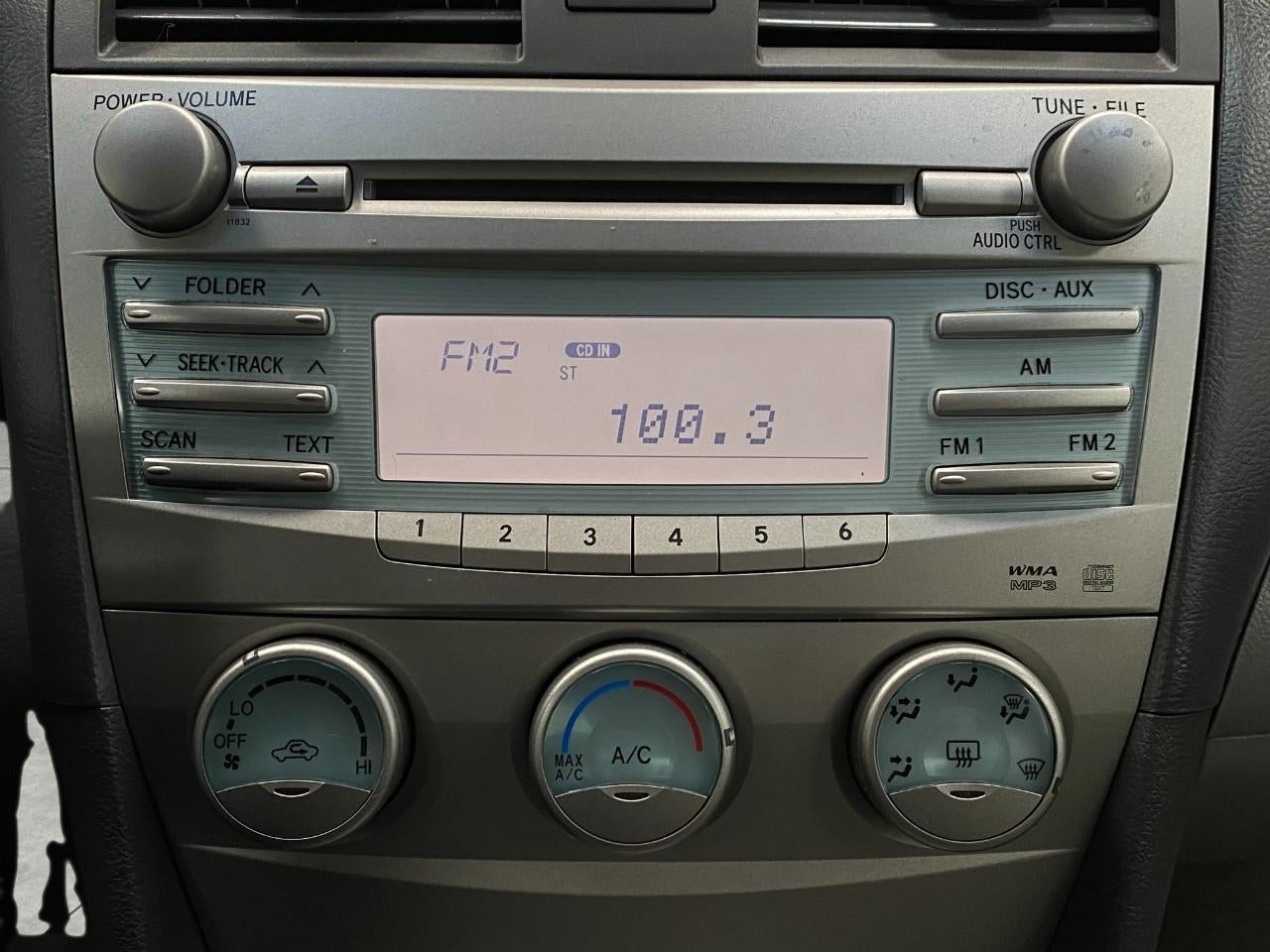 2009 Toyota Camry 4dr Sdn I4 Auto LE