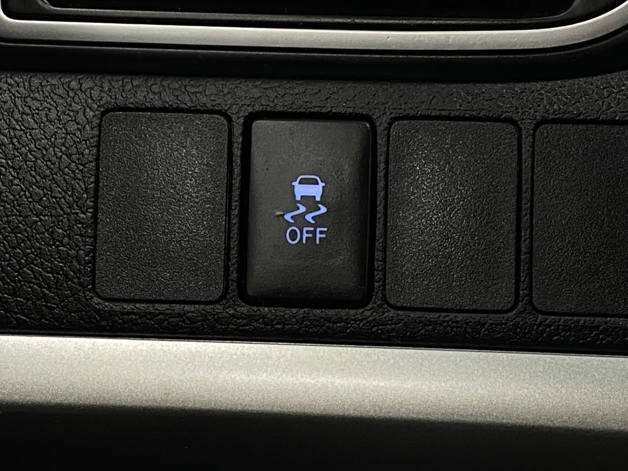 2015 Toyota Camry 4dr Sdn I4 Auto SE