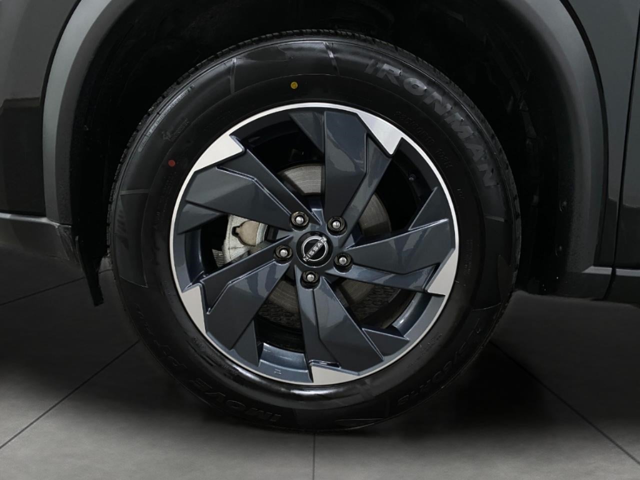 2025 Nissan Rogue AWD SV