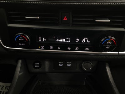 2025 Nissan Rogue AWD SV