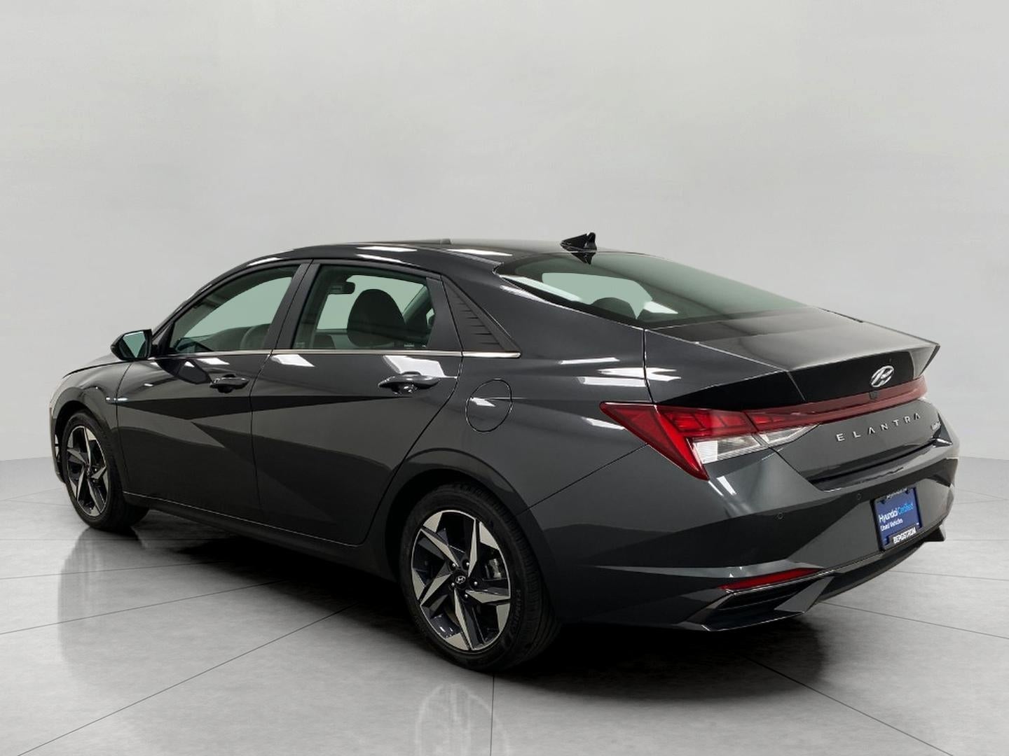 2023 Hyundai Elantra Limited IVT
