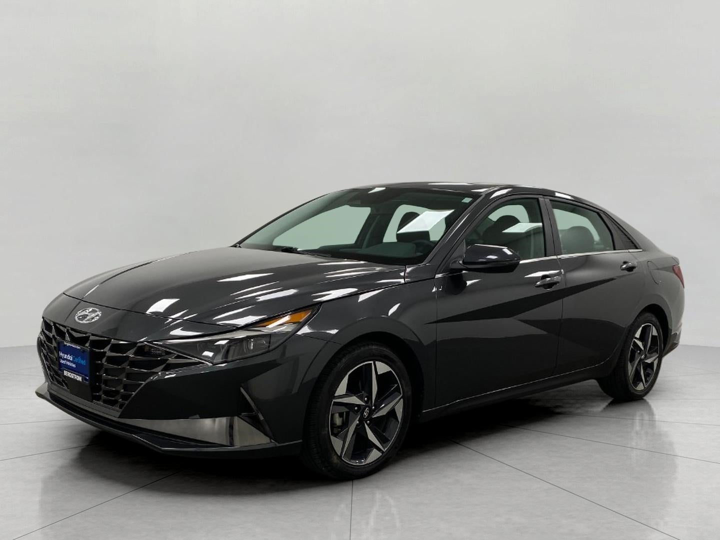 2023 Hyundai Elantra Limited IVT
