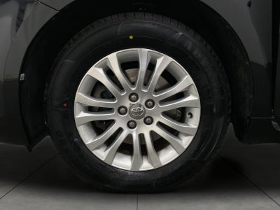 2016 Toyota SIENNA XLE 8-PASSENGER
