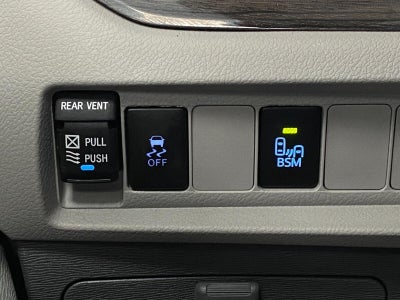 2016 Toyota SIENNA XLE 8-PASSENGER