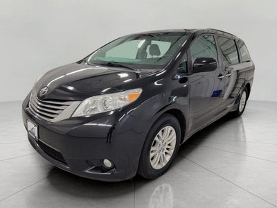 2017 Toyota Sienna XLE Premium FWD 8-Passenger