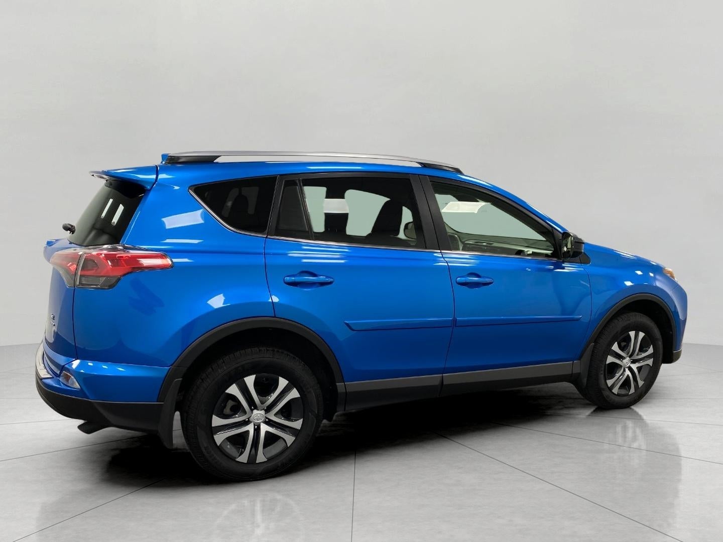 2018 Toyota RAV4 LE AWD