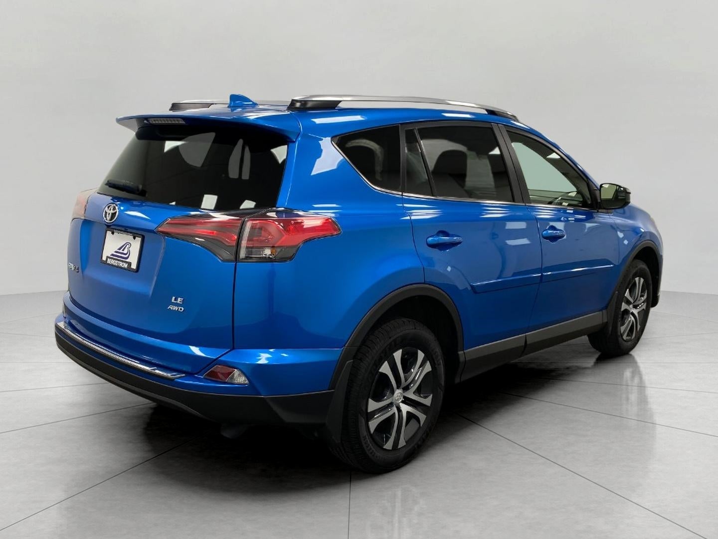 2018 Toyota RAV4 LE AWD