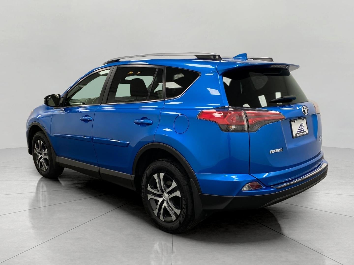 2018 Toyota RAV4 LE AWD