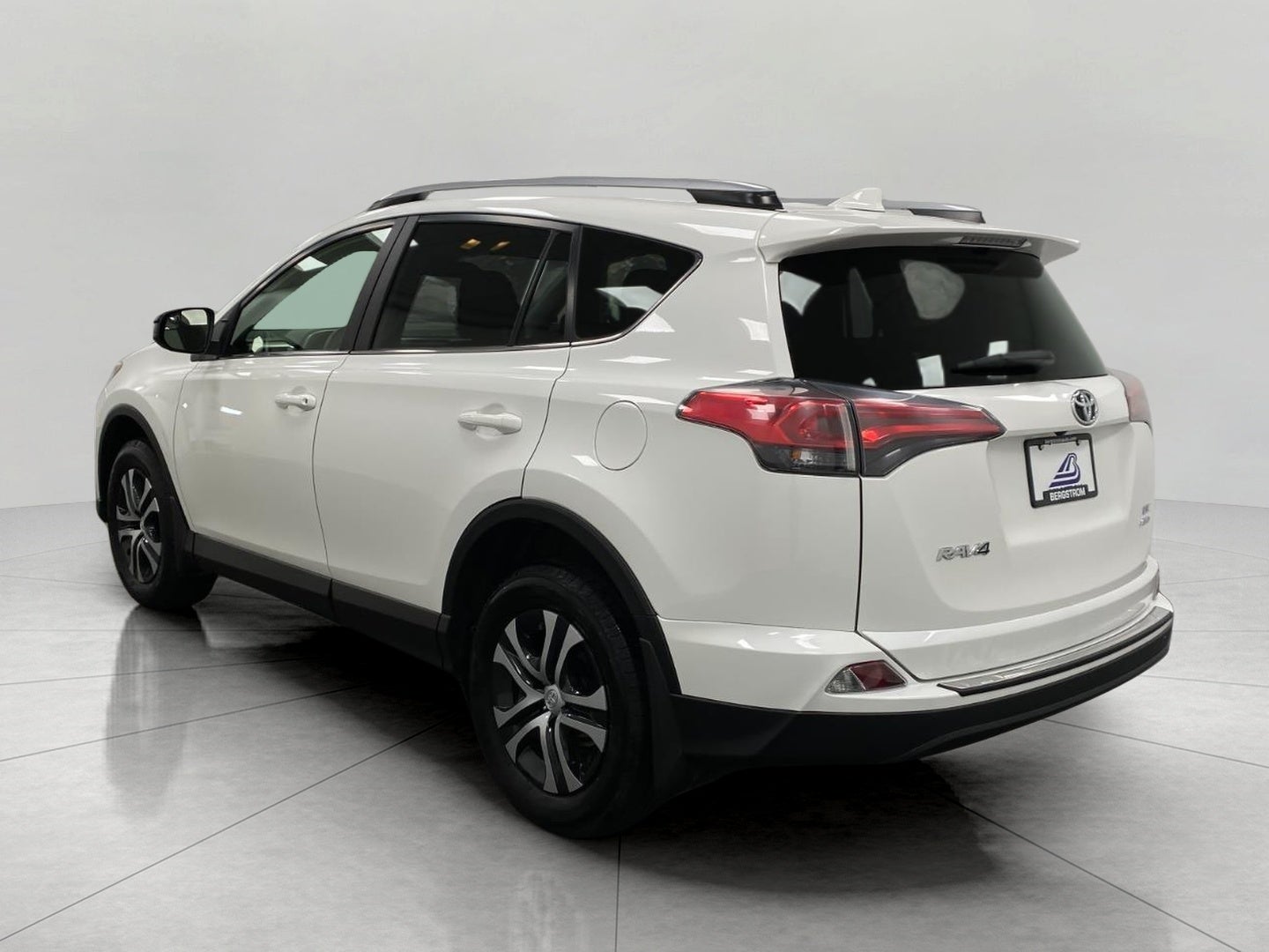 2018 Toyota RAV4 LE AWD