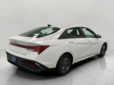 2024 Hyundai Elantra SEL IVT