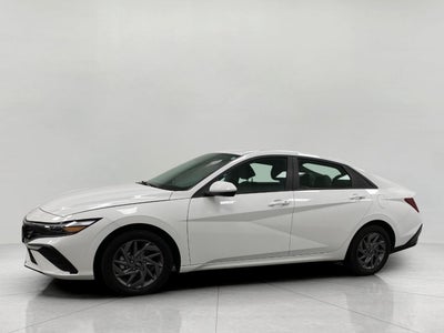 2024 Hyundai Elantra SEL IVT