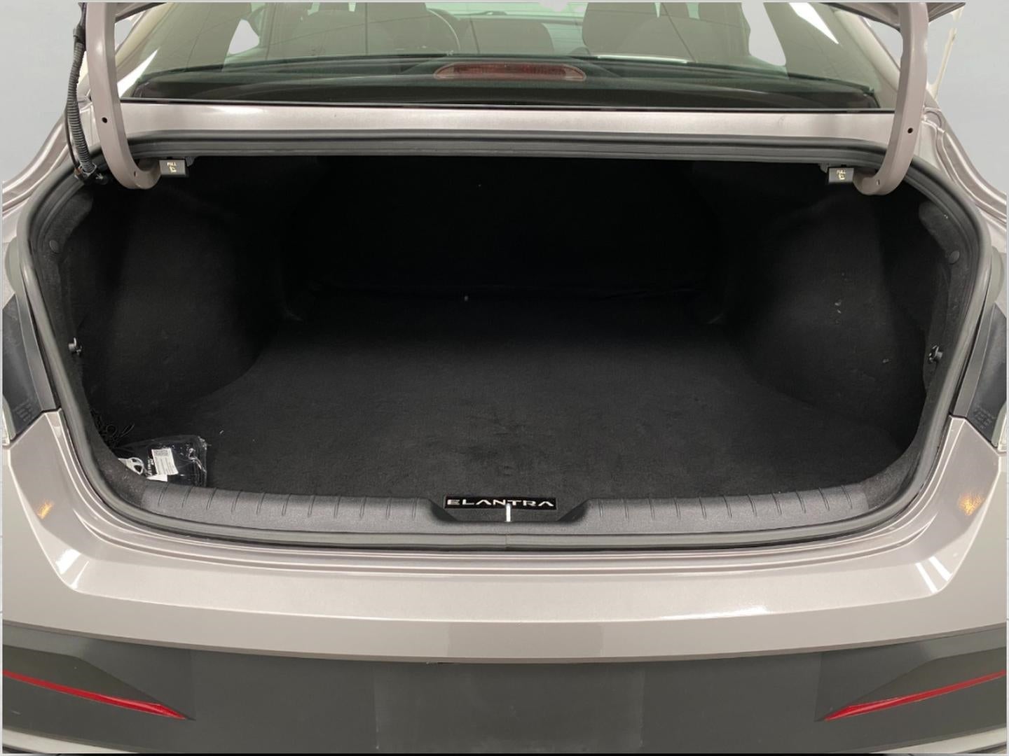 2025 Hyundai Elantra SEL Sport IVT