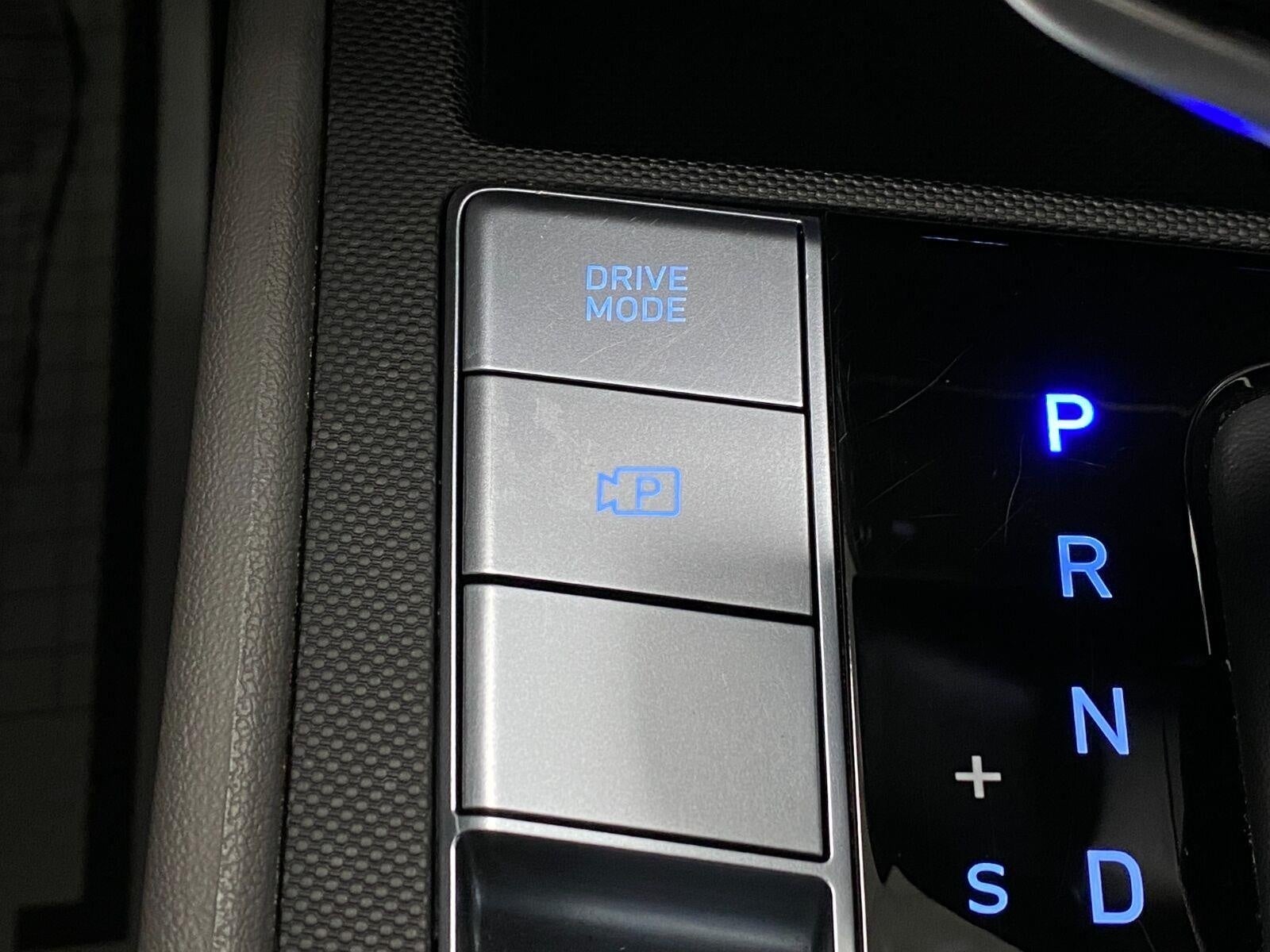 2025 Hyundai Elantra SEL Convenience IVT