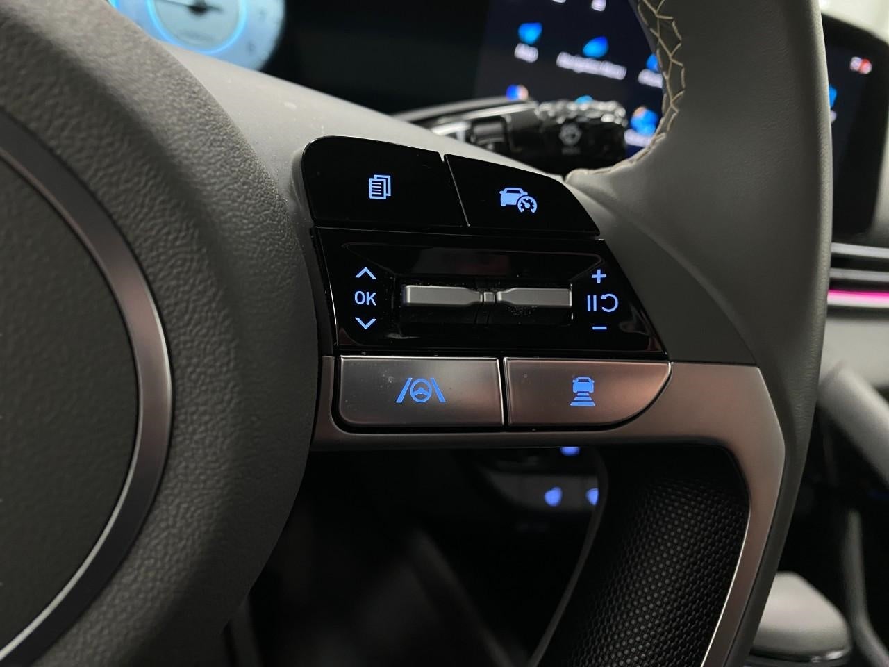 2024 Hyundai Elantra SEL IVT