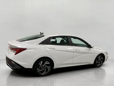 2024 Hyundai Elantra SEL IVT