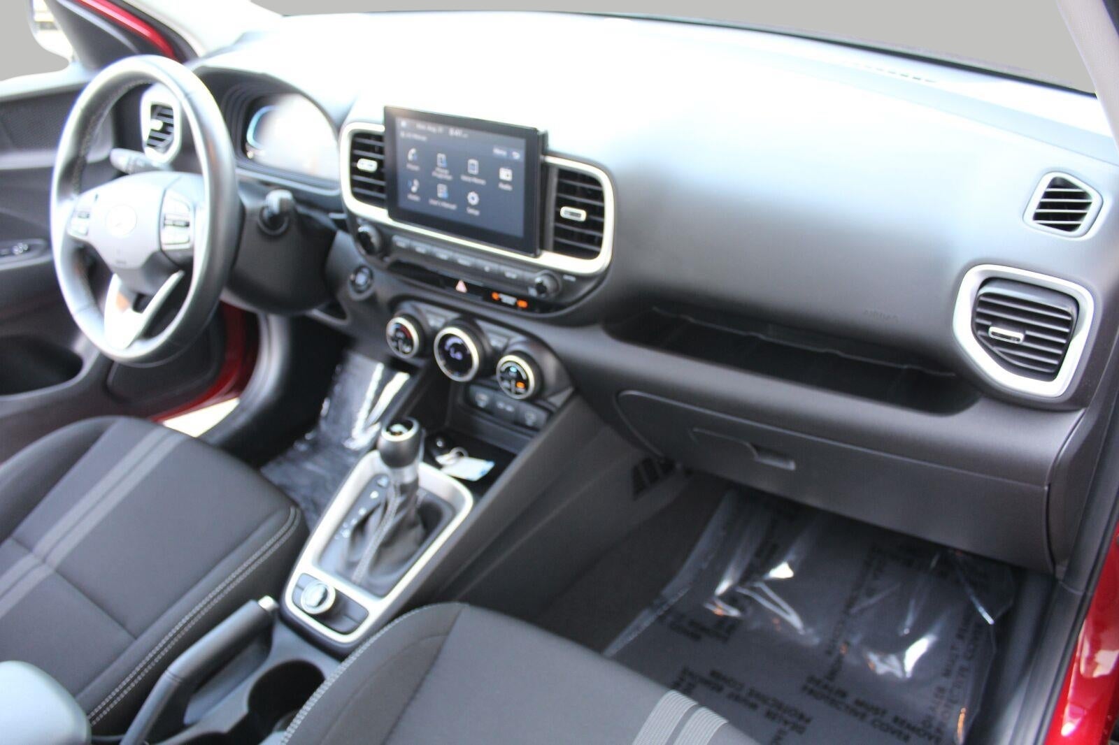 2025 Hyundai Venue SEL IVT